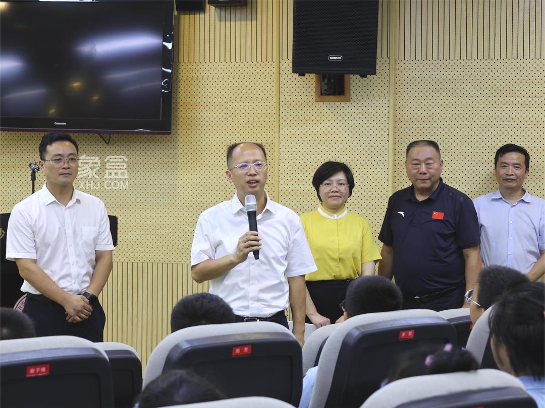 9月7日周春暉開展教師節(jié)慰問：辦好人民滿意教育，當好人民滿意教師！