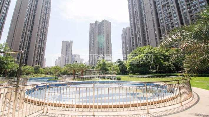9月23日全新房源：梅溪湖精装三室名校配套，高级物业生活便捷