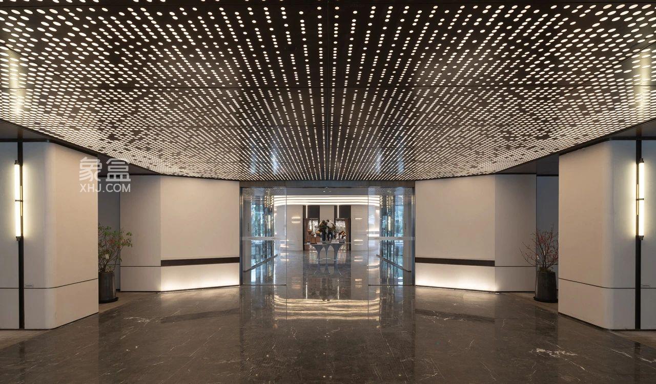 【黄金置业季】绿城凤起麓鸣五重归家礼序，天心滨江建面210-315㎡江景大平层热销中！