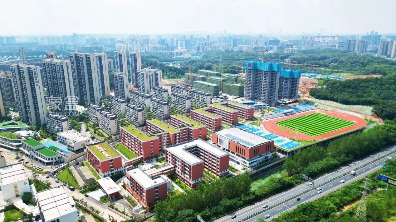 雅礼实验毓秀学校实景图城市发展,生活向新.