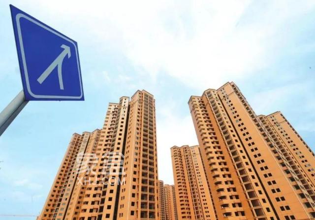 地產股債一路攀升，土地市場有所回暖，利好信號傳回市場形成良性循環(huán)