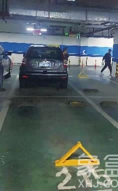 長沙伍家?guī)X天健壹平方英里業(yè)主停車全靠“搶”，車位當首先滿足業(yè)主需要！