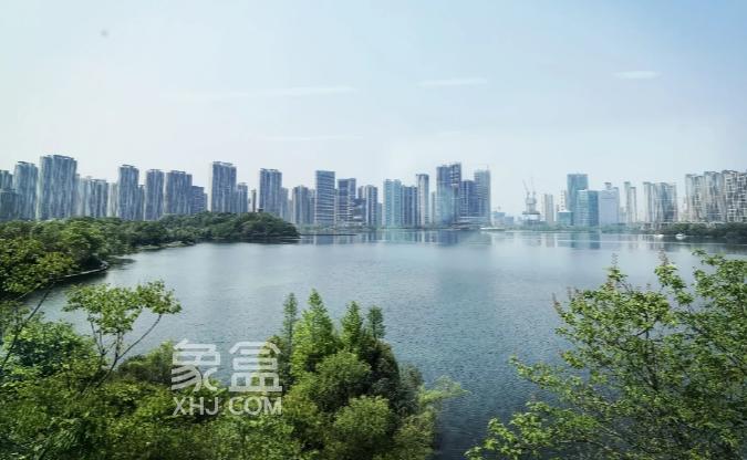 梅溪湖板块“一线临湖”的小区有哪些？买梅溪湖选“北岸”还是“南岸”？