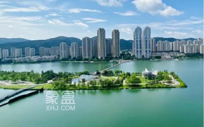 梅溪湖板块“一线临湖”的小区有哪些？买梅溪湖选“北岸”还是“南岸”？