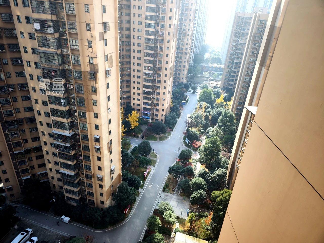 長(zhǎng)沙梅溪湖家興苑破解停車難停車亂，擦亮居民幸福底色！