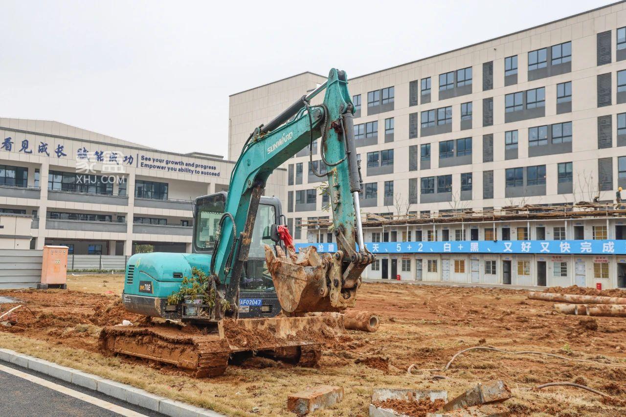 1月30日長郡雙語白石湖實驗中學擴建教研綜合樓啟動建設！