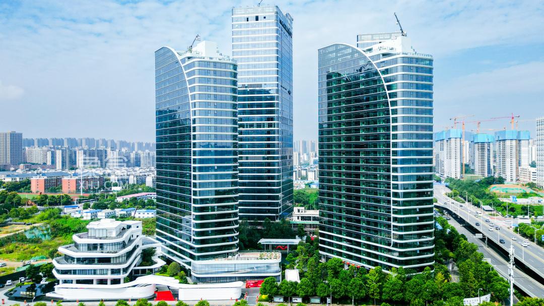 润和滨江湾集东方园林之大成，滨江新城建面321-1900㎡商业大平层热销！