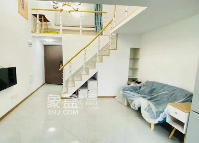 3月18日长沙租房急租：滨江新城两室两厅精装loft，湘江边地铁口便捷且舒适