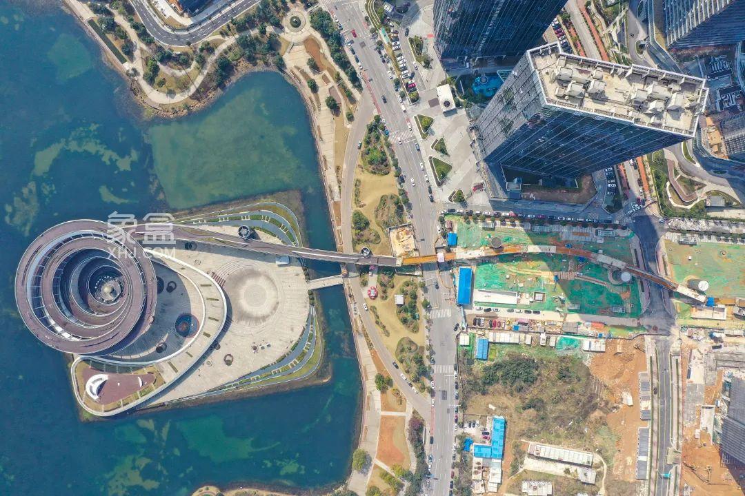 绿城招商桂语雲峯超级中轴来啦，湖南师大附中梧桐学校建面247-320㎡大平层热销！