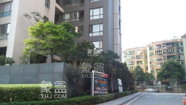 3月26日长沙租房急租:南城友阿奥莱旁,正地铁口且配套完善三室,性价超高 3月26日长沙租房急租:南城友阿奥莱旁,正地铁口且配套完善三室,性价超高