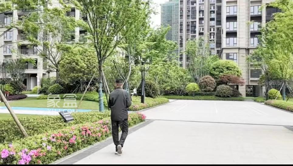 4月9日乐万邦康桥悦城工地开放日圆满结束，月亮岛建面108-131㎡热销！