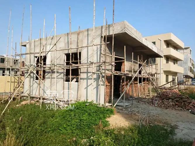 长沙县住建局依据危房情况和需求，分步推进城镇危旧房屋改造工作