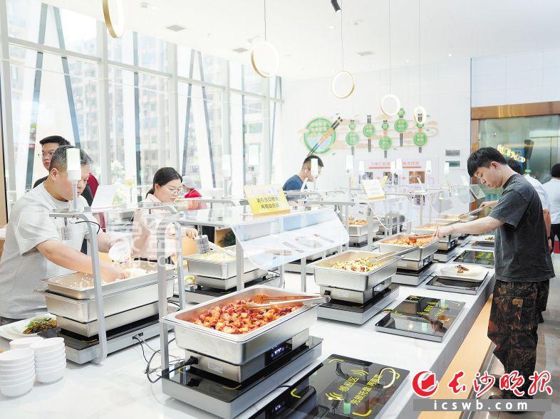 长沙雨花亭万博汇云谷打造智慧食堂，方便白领和周边居民就餐！
