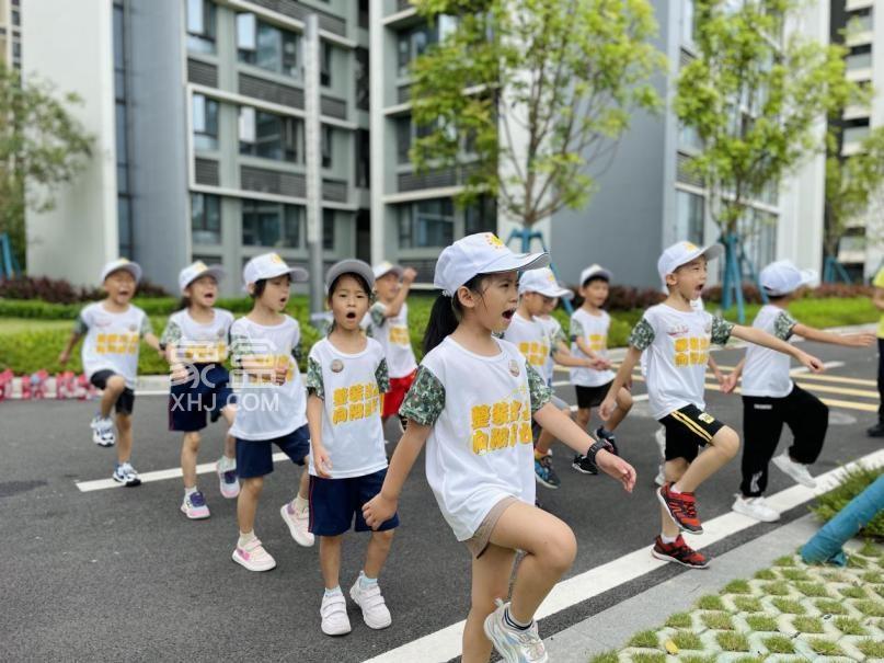 5月17日萬科物業(yè)發(fā)布行業(yè)首份《社區(qū)兒童物業(yè)服務(wù)手冊》！
