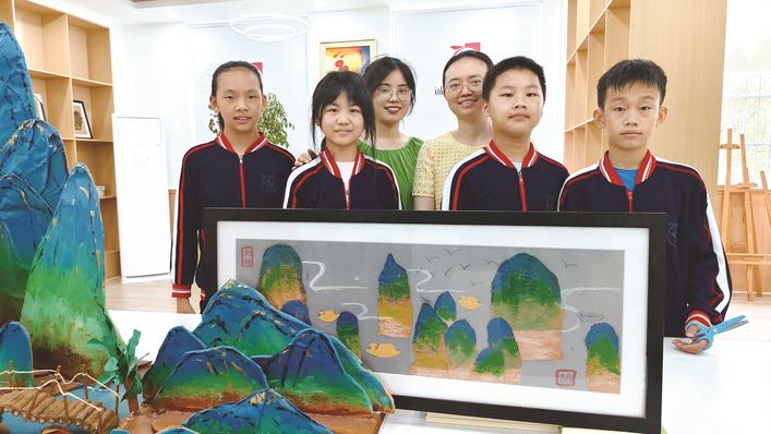 5月23日長沙泉塘小學“千里江山圖”走紅網(wǎng)絡，“紙雕＋”系列課程助力學生全面發(fā)展！