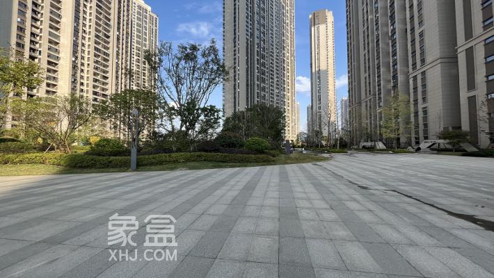 6月20日長沙租房急租：體育新城低奢風格精裝三室，月租兩千享受舒適便利