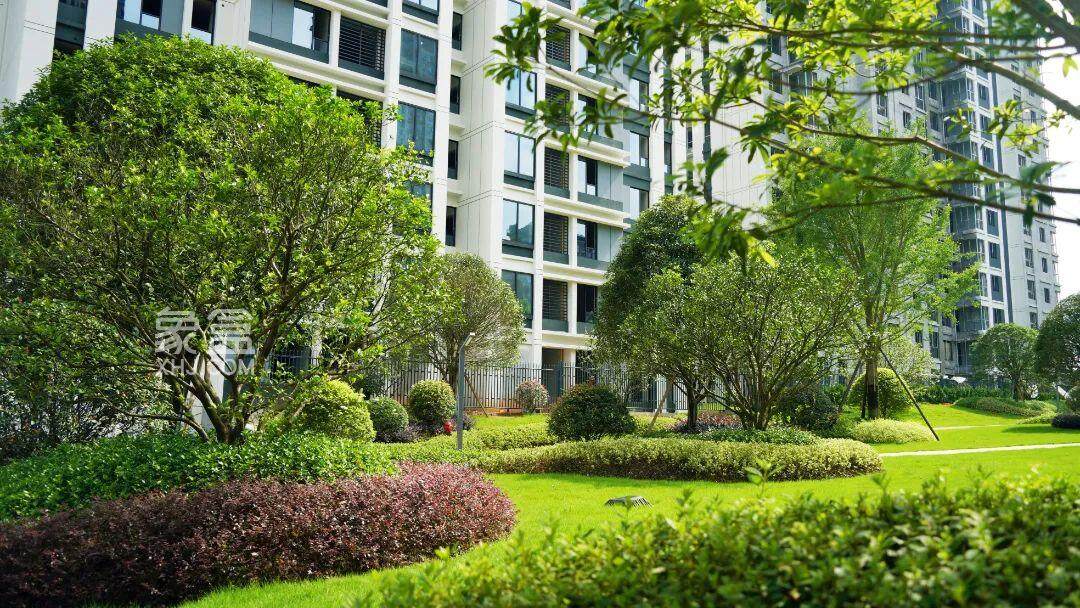金富高铁滨河院实景园林提前公开，9年明德望城学校建面110-170㎡准现房热销！