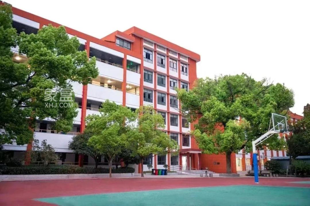 長沙芙蓉區(qū)育英濱河小學(xué)、東郡二小、一中芙蓉中學(xué)等新建擴(kuò)建，發(fā)展“硬支撐！