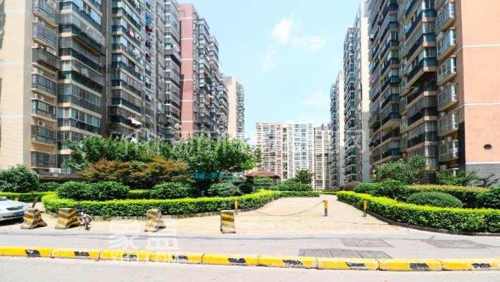7月31日长沙租房急租：伍家岭精致小居室，地铁口湘江边舒适自由