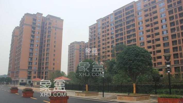 8月8日长沙租房急租：南城融城中心豪装三室配双轨交通，舒适便捷
