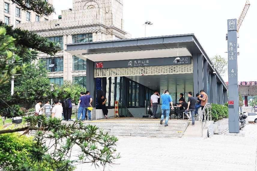 國欣向榮廣場首付5萬，秀峰山建面105-180㎡現房即買即交房交證！
