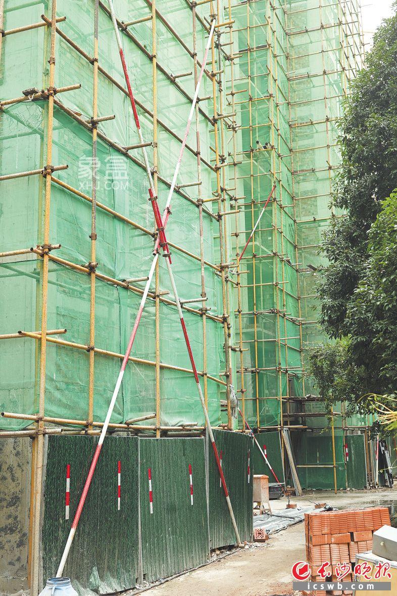 长沙荷花园惠泽园加装电梯患上“拖延症”？9月10日前全部完成！