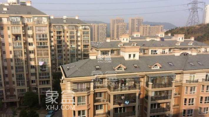 8月26日长沙租房急租：高桥四室带阳台大loft，正地铁超舒适月租低