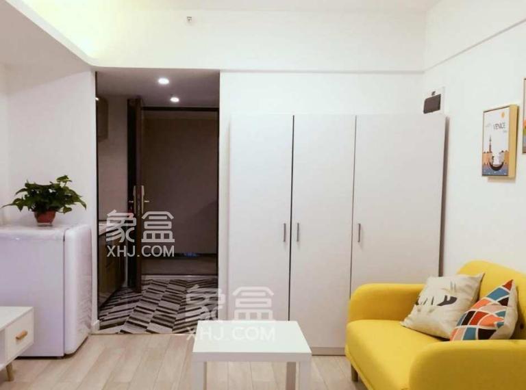8月26日长沙租房急租：高桥四室带阳台大loft，正地铁超舒适月租低