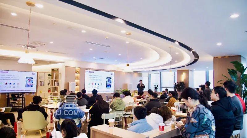 長沙伍家?guī)XCFC富興時代信創(chuàng)產(chǎn)業(yè)園，65%樓宇企業(yè)連成上下游！