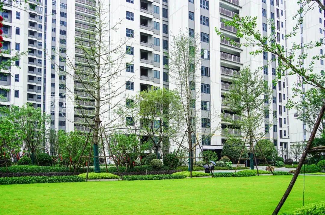 10月1-7日大漢春和云境國慶鉅惠，建面81-140㎡實(shí)景安家4重禮！