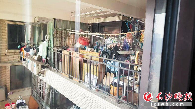 长沙马王堆上东辛顿公寓邻居把房子变成了“废品回收站”，怎么办？