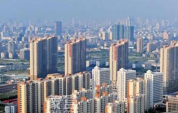 何立峰定调房地产风向标：全力以赴保交房稳市场，激发经济新活力