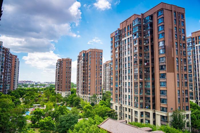 何立峰定调房地产风向标:全力以赴保交房稳市场,激发经济新活力 何立峰定调房地产风向标:全力以赴保交房稳市场,激发经济新活力
