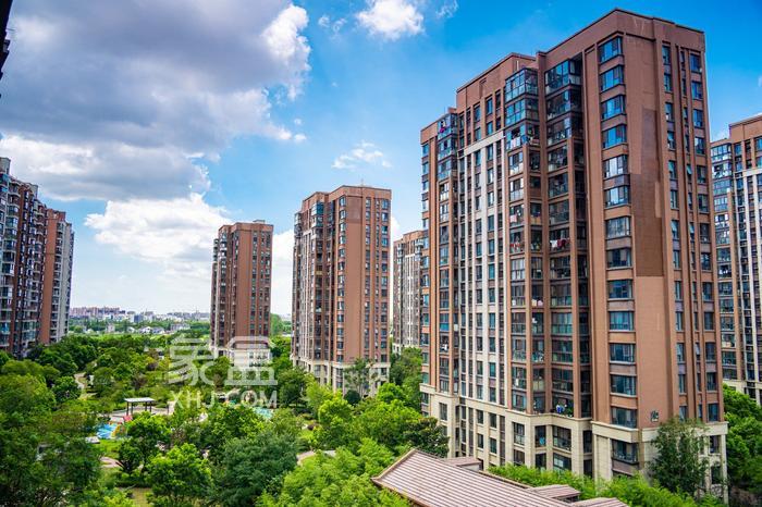 何立峰定调房地产风向标：全力以赴保交房稳市场，激发经济新活力