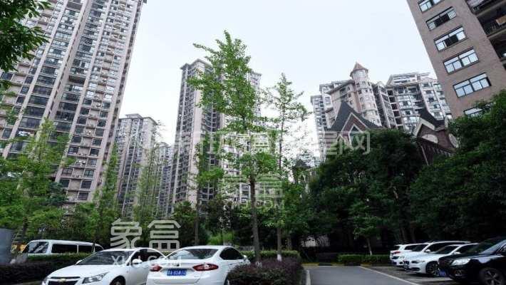 10月15日長沙租房急租：廣電中心精裝公寓，租價1200性價高