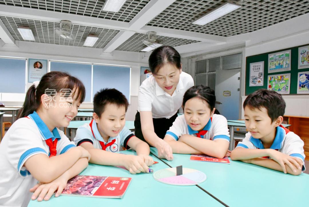 长沙枫树山小学张旭被评为长沙市第五届第三批中小学名师工作室首席名师！