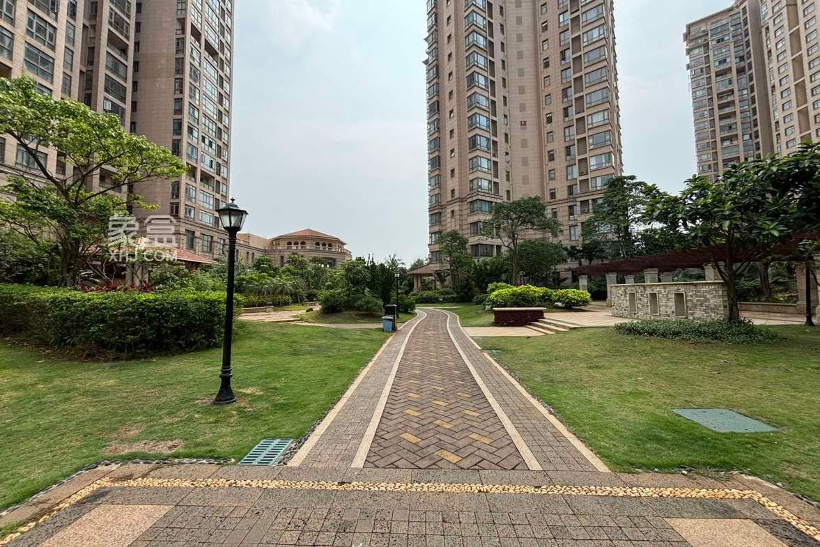10月23日海口降价急售房源：中弘西岸首府精装好房直降30万！