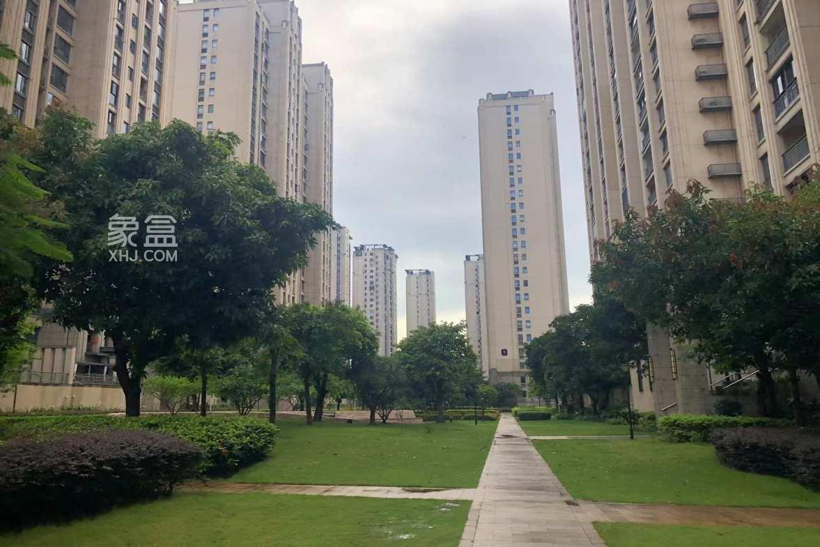 10月25日海口急售房源：海航豪庭南苑绝美大三房降价28万！