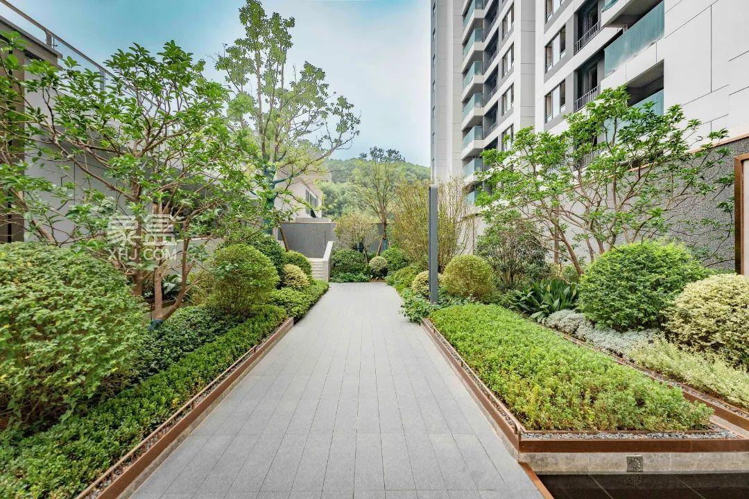 10月26日长房浅山时光园林示范区已开放，砂子塘建面132-170㎡准现房热销！