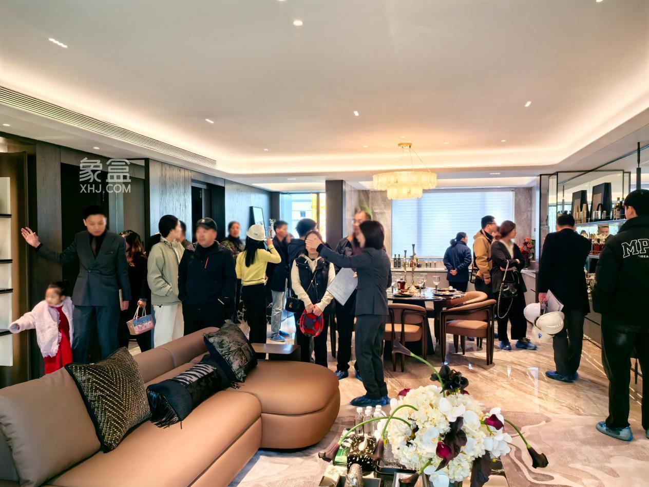 12月1日嘉信洋湖锦玉样板间已开放，1、3栋建面112-139㎡0公摊即将首开！