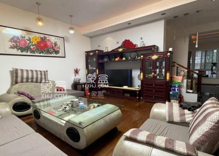 长沙租别墅推荐：芙蓉区浏阳河畔豪华装潢住宅，交通生活配套完善