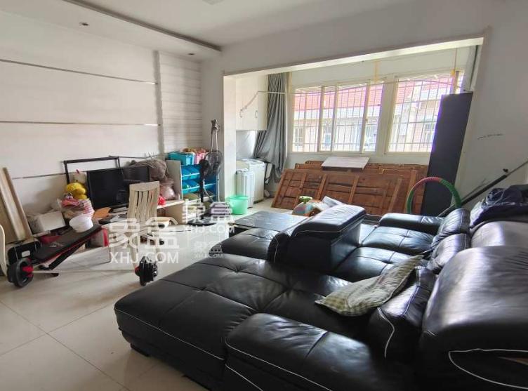 12月18日长沙租房急租：汽车南站精装大户型，商圈旁通勤便租价仅1800