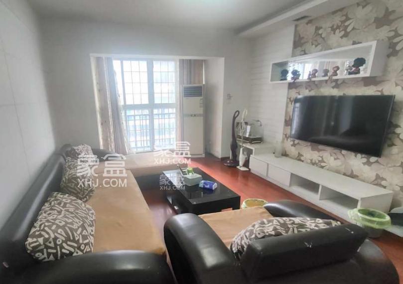 12月18日长沙租房急租：汽车南站精装大户型，商圈旁通勤便租价仅1800