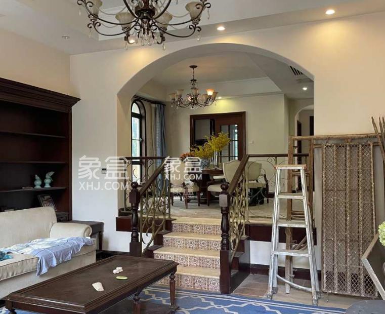 长沙租别墅推荐：含浦豪华装潢带花园住宅，洋湖旁一级景观