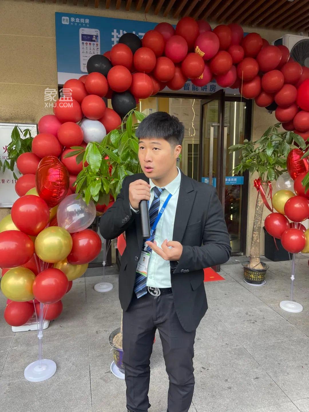 12月18日象盒長沙新環(huán)境麓谷香頌二店喬遷新址！
