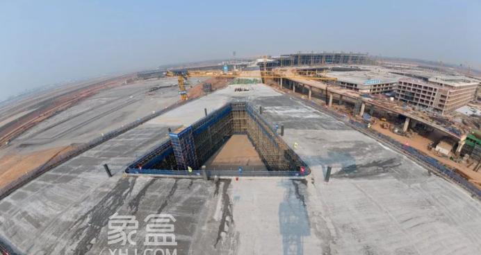长沙黄花机场T3航站楼项目A指廊主体结构顺利封顶！