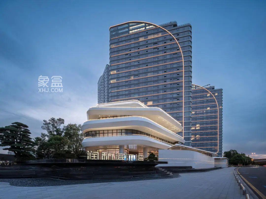 润和滨江湾20天狂销2个亿，滨江新城建面380-1870㎡商业大平层热销！