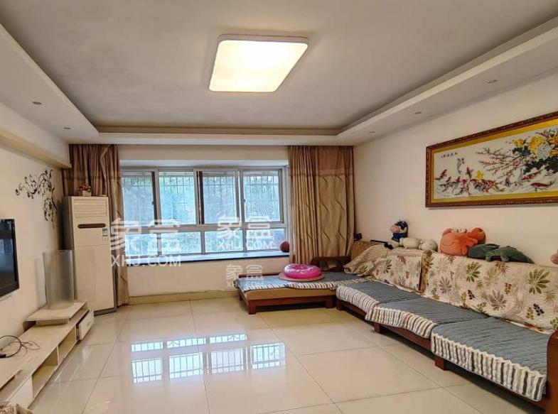 1月6日长沙租房急租:万家丽北路三室精装,正地铁口租价低 1月6日长沙租房急租:万家丽北路三室精装,正地铁口租价低