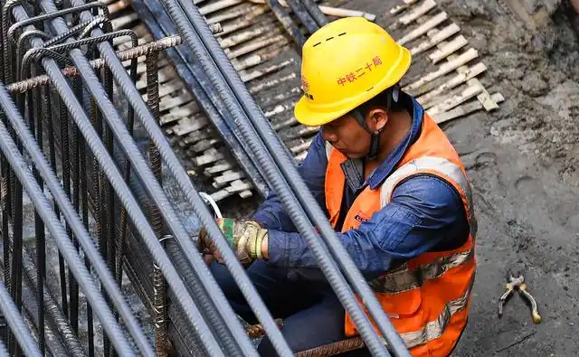 海南三亚：海底隧道建设加速推进，打造城市新动脉‌