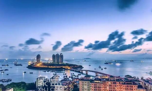 房地产行业深度调整下的转型与突破‌